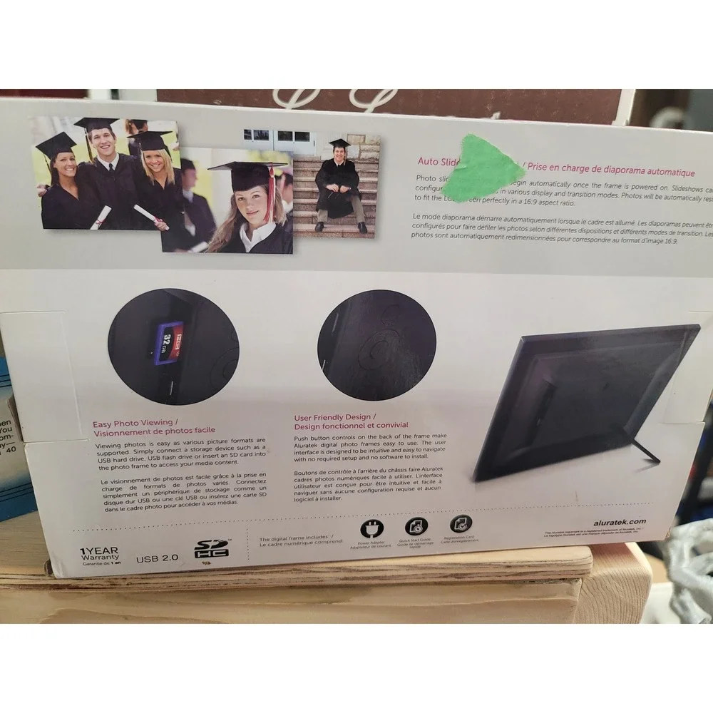 Aluratek 7 inch Digital‎ Photo Frame Auto Slideshow USB SD Card Slot